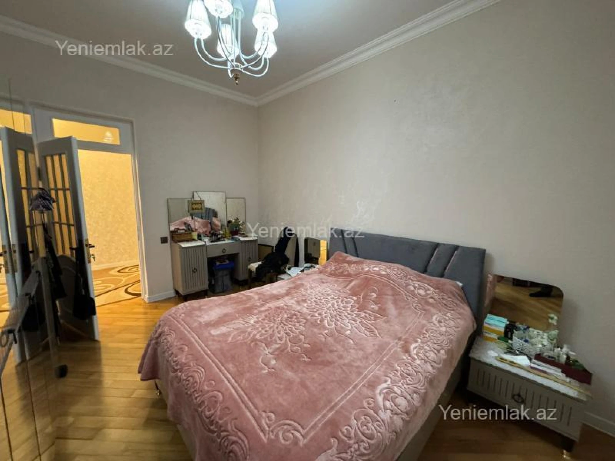 Satılır 6 otaqlı həyət evi 200 m²