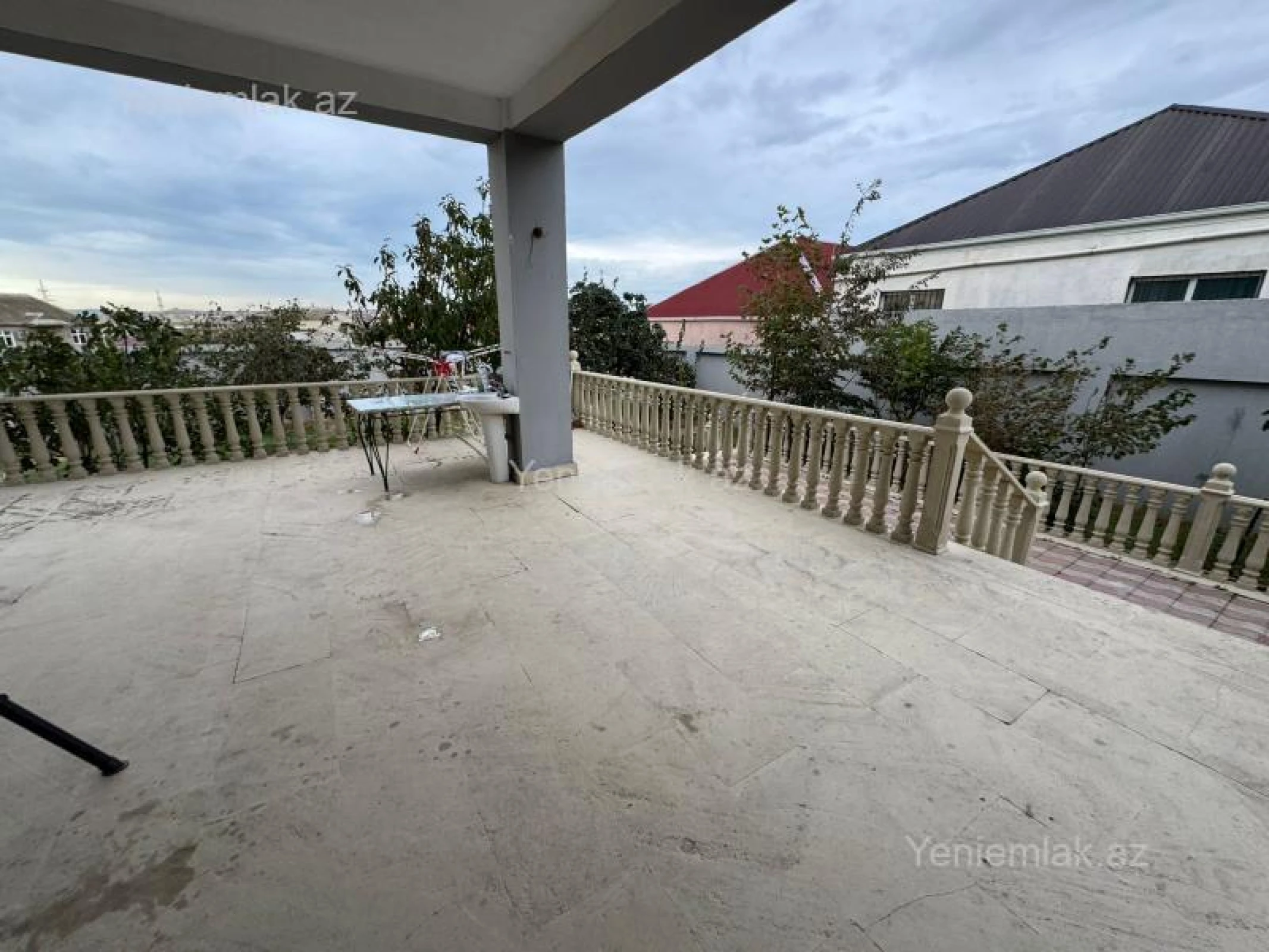 Satılır 6 otaqlı həyət evi 200 m²