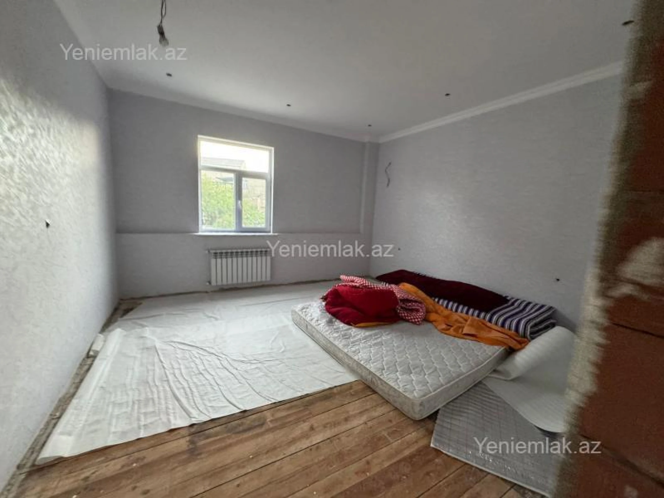 Satılır 6 otaqlı həyət evi 200 m²