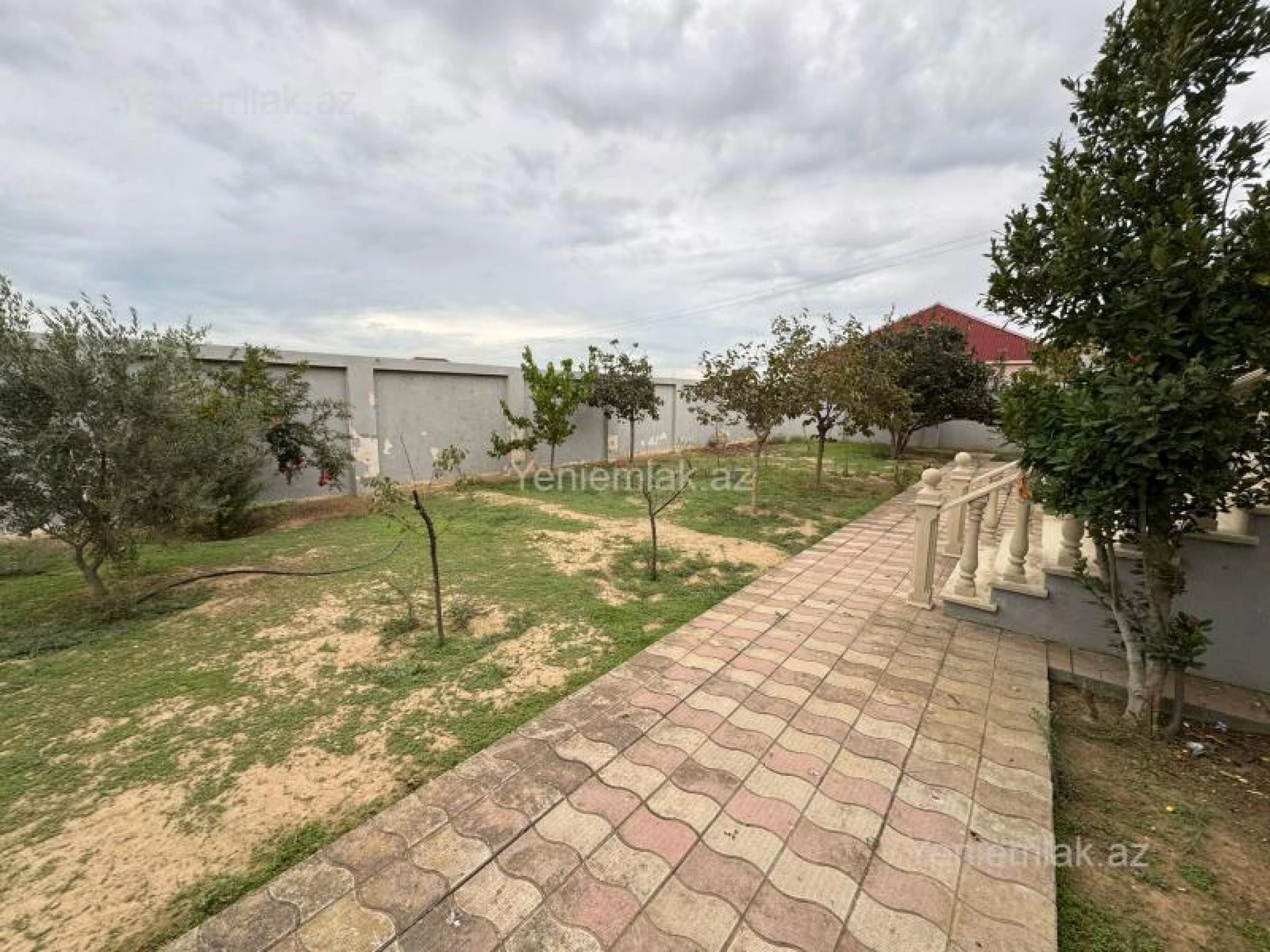 Satılır 6 otaqlı həyət evi 200 m²