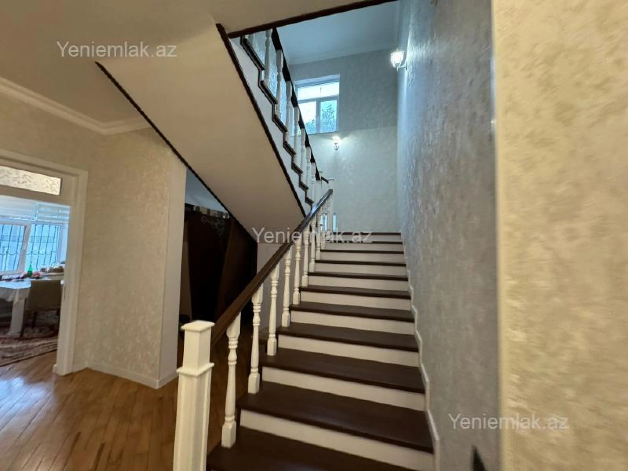 Satılır 6 otaqlı həyət evi 200 m²