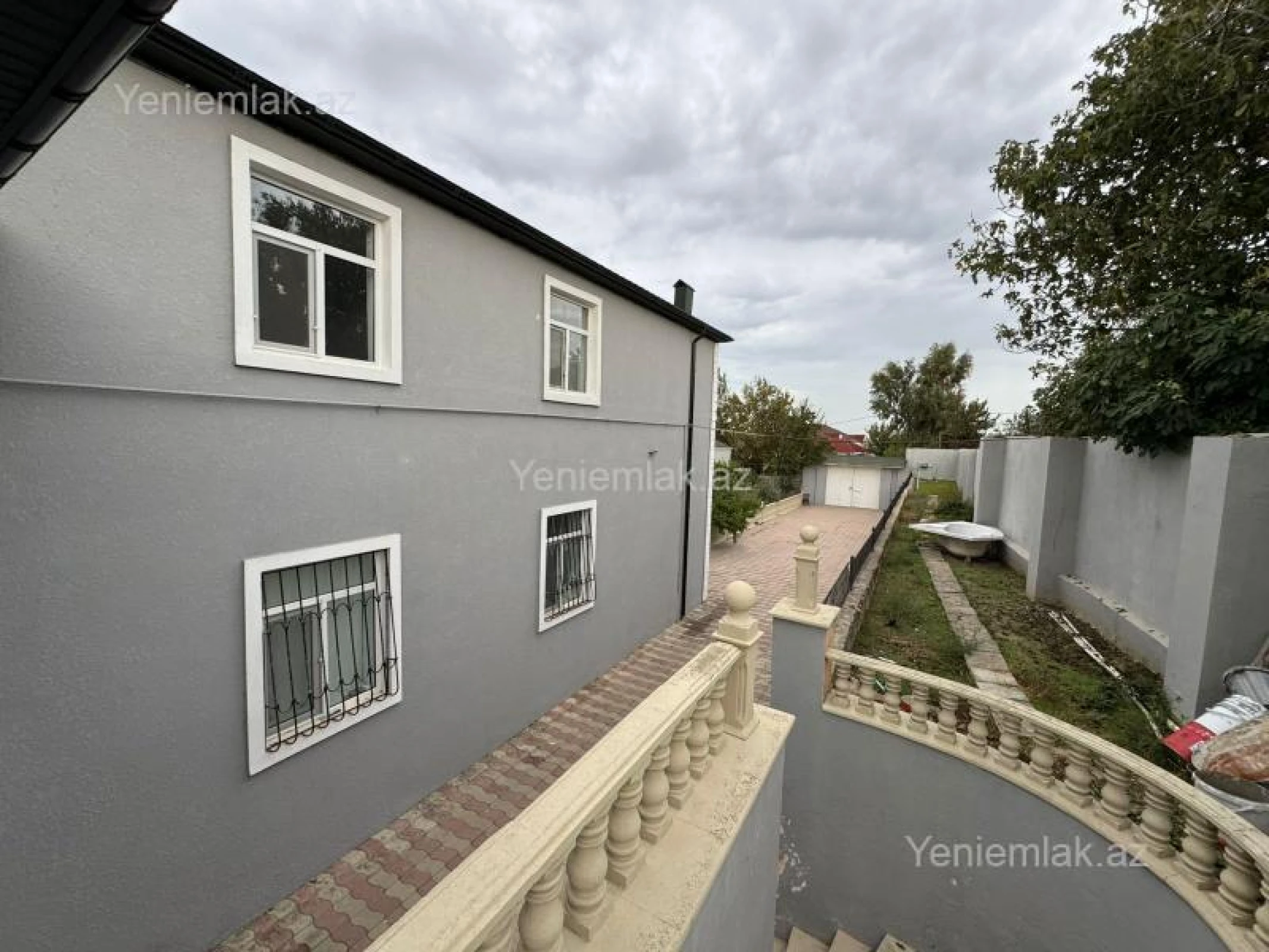 Satılır 6 otaqlı həyət evi 200 m²