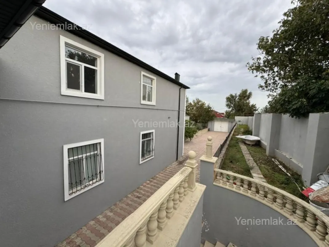 Satılır 6 otaqlı həyət evi 200 m²