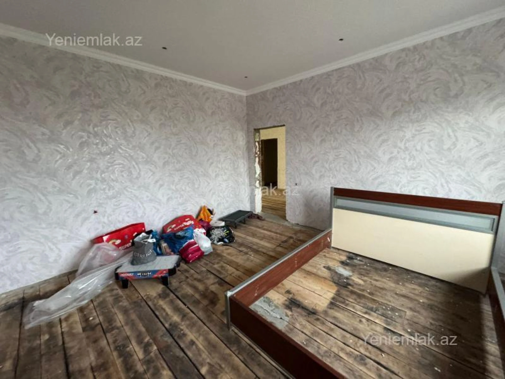 Satılır 6 otaqlı həyət evi 200 m²