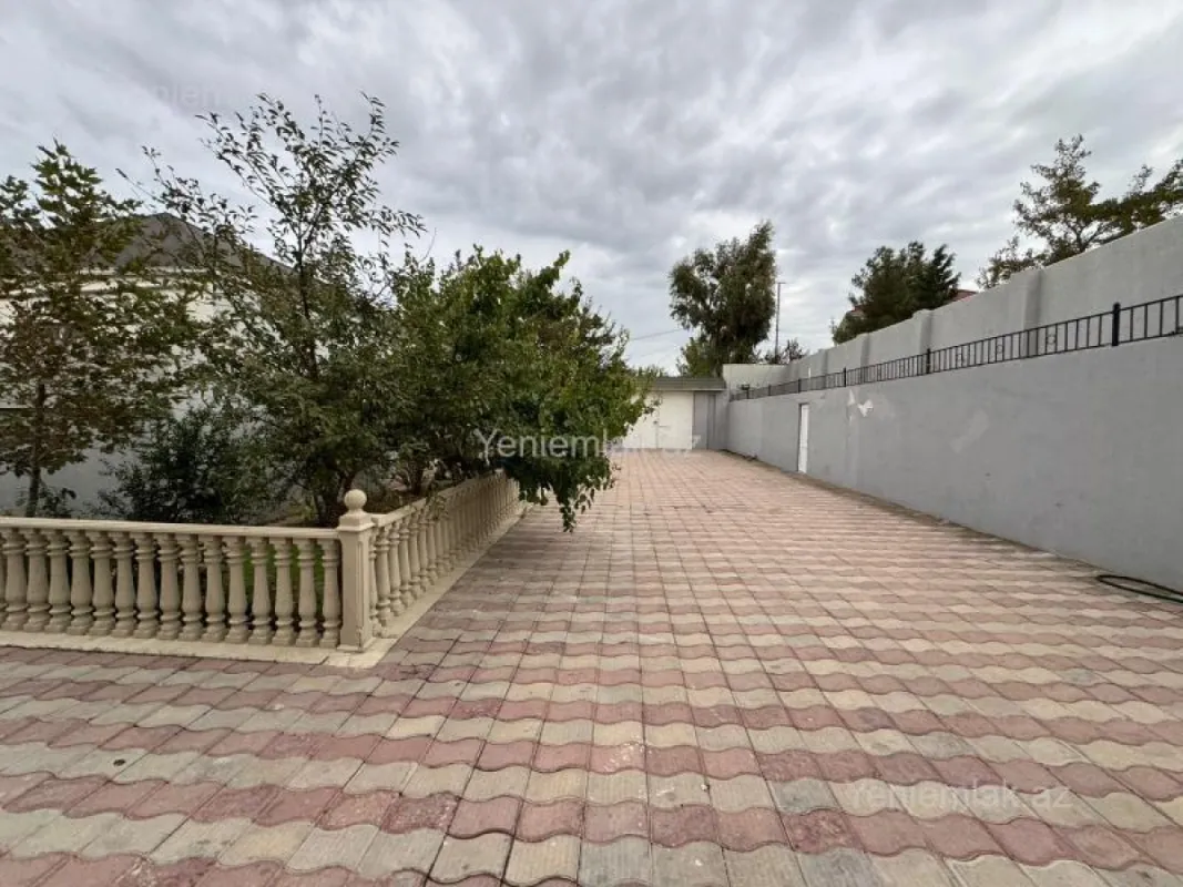 Satılır 6 otaqlı həyət evi 200 m²