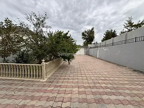 Satılır 6 otaqlı həyət evi 200 m²