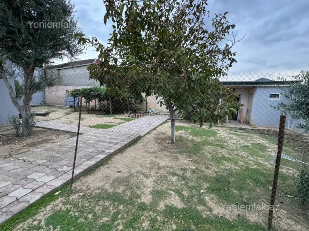 Satılır 6 otaqlı həyət evi 200 m²