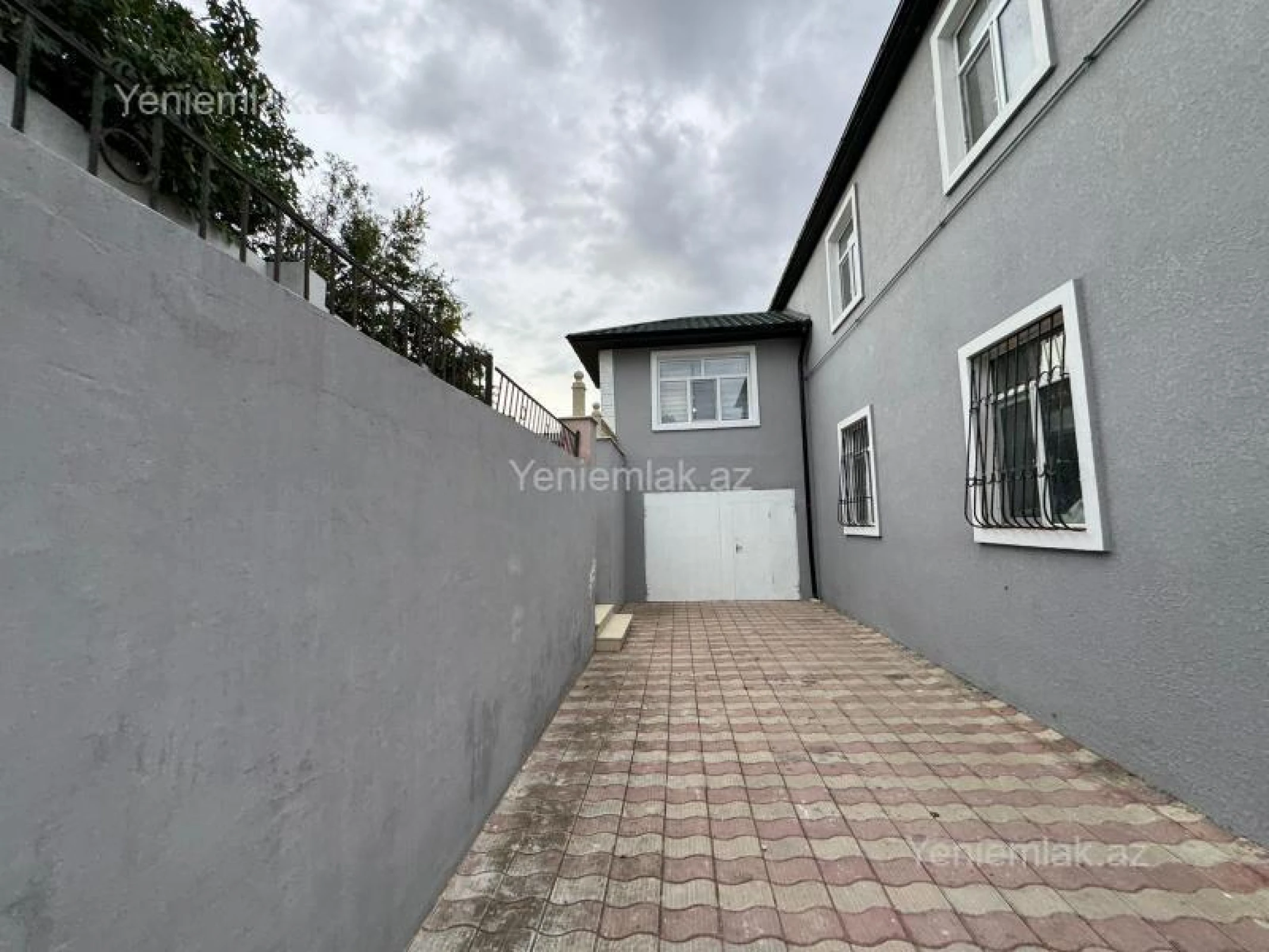 Satılır 6 otaqlı həyət evi 200 m²