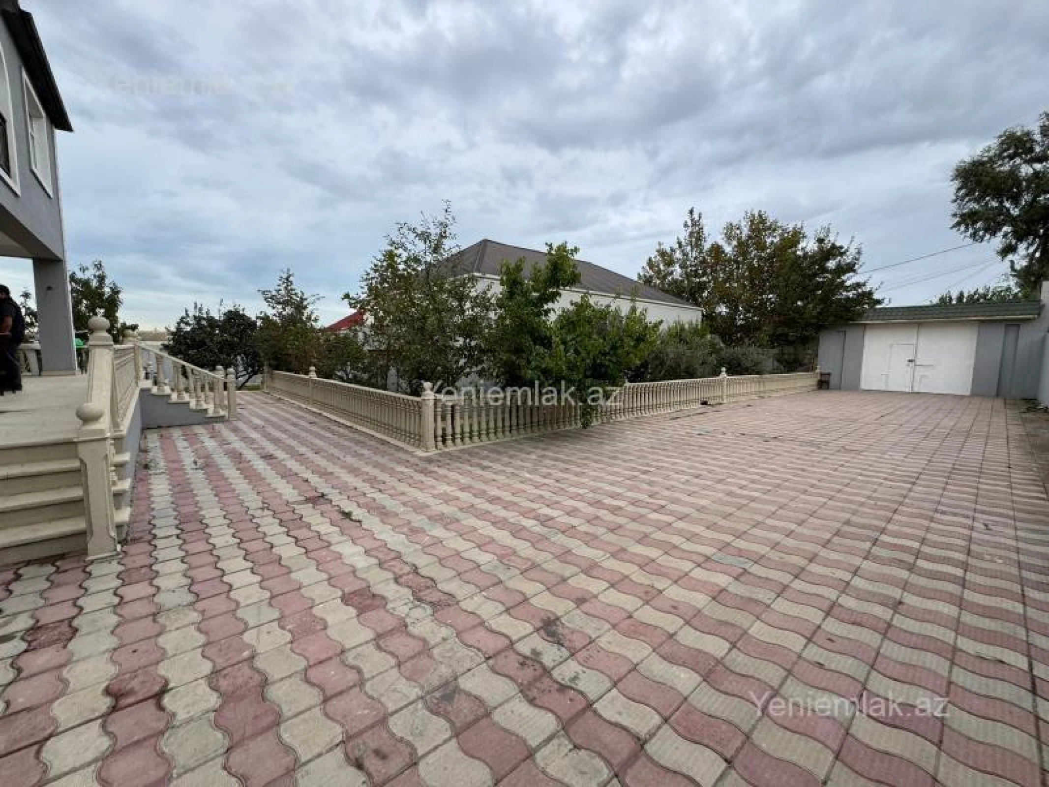 Satılır 6 otaqlı həyət evi 200 m²