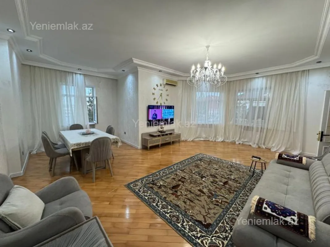 Satılır 6 otaqlı həyət evi 200 m²