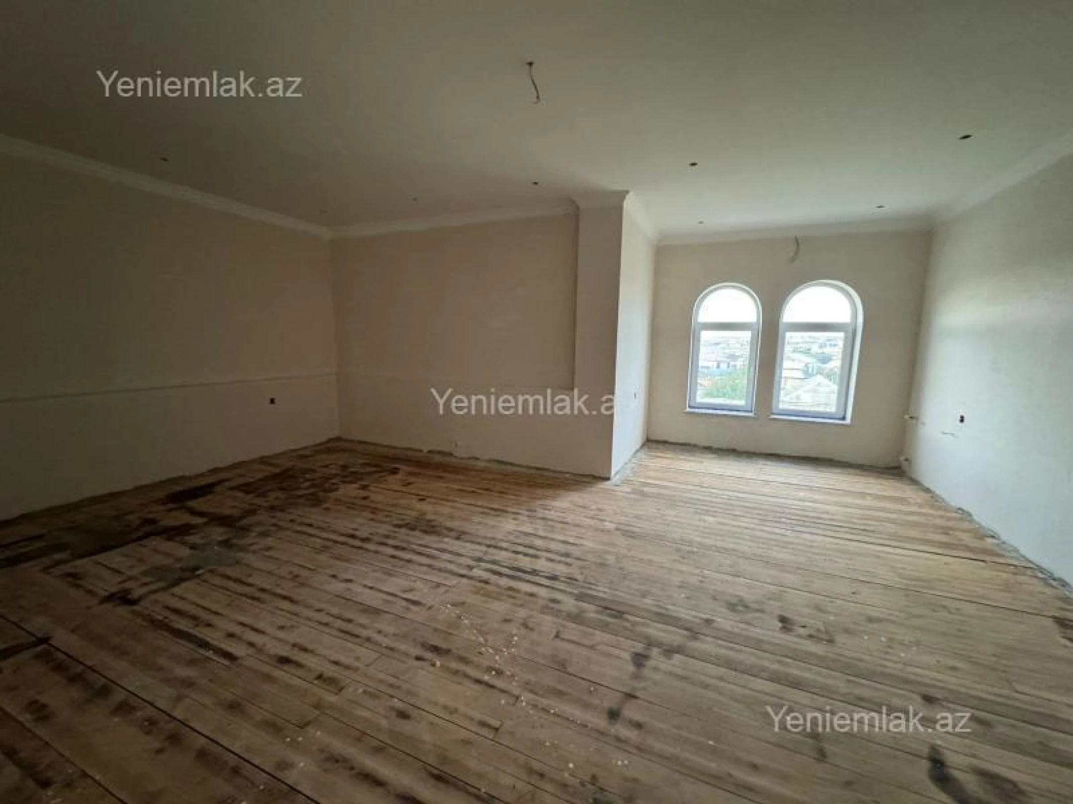 Satılır 6 otaqlı həyət evi 200 m²