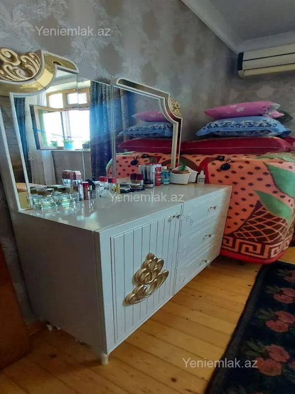 Satılır 2 otaqlı köhnə tikili 52 m²