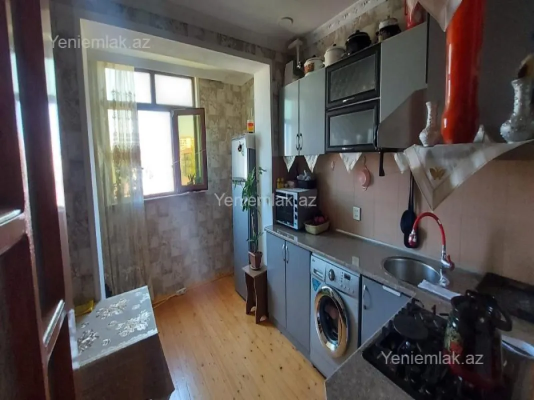 Satılır 2 otaqlı köhnə tikili 52 m²