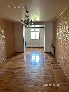 Satılır 2 otaqlı köhnə tikili 65 m²