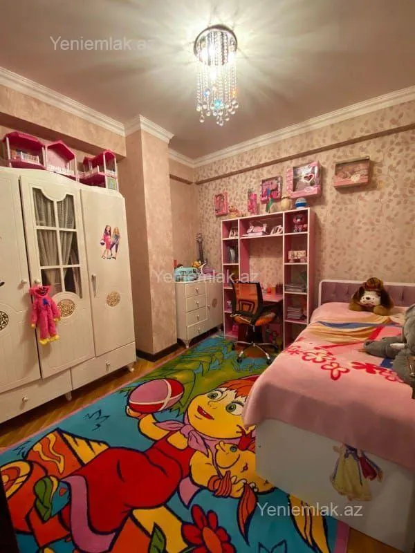 Satılır 4 otaqlı yeni tikili 140 m²