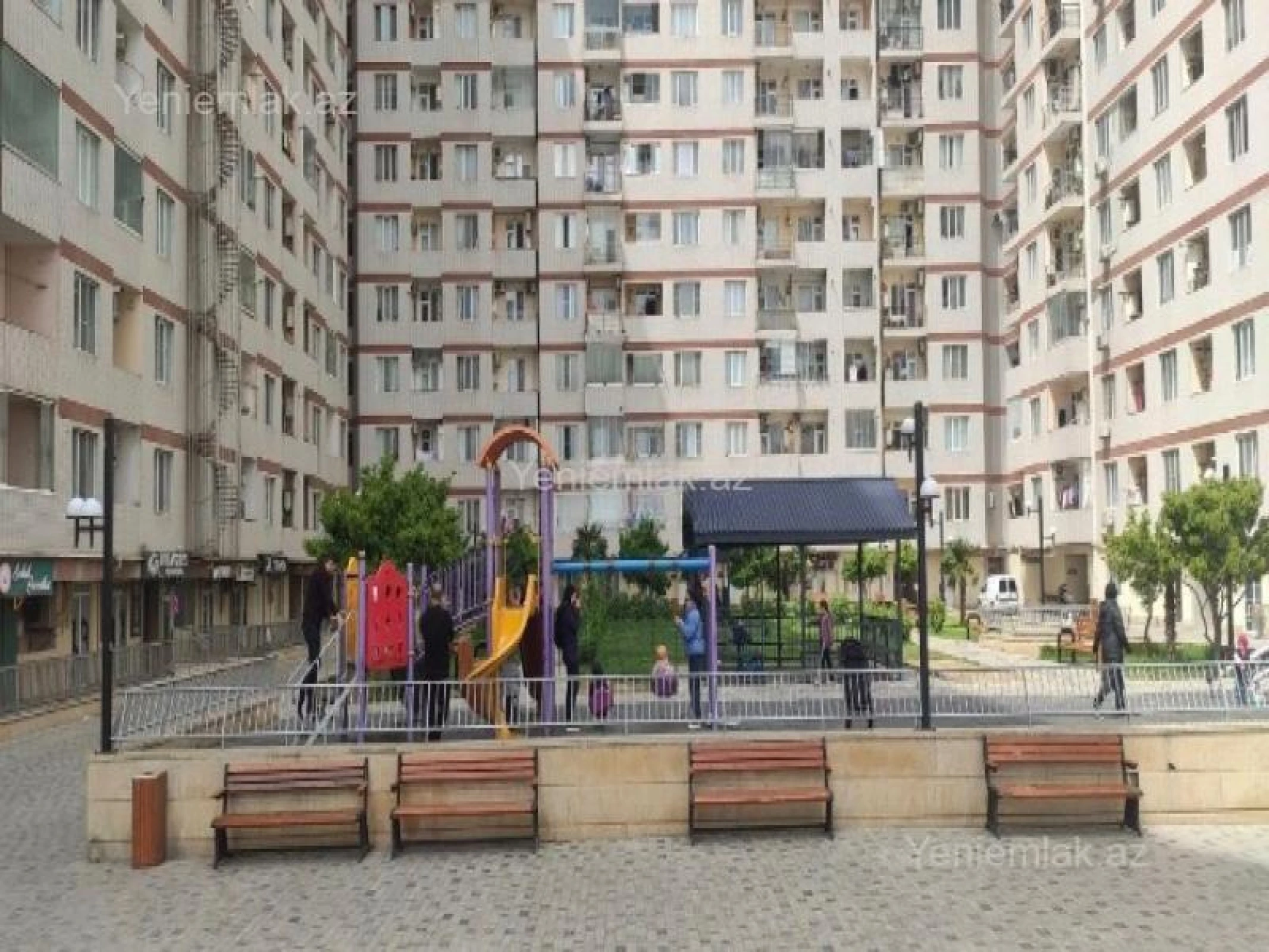 Satılır 3 otaqlı yeni tikili 130 m²