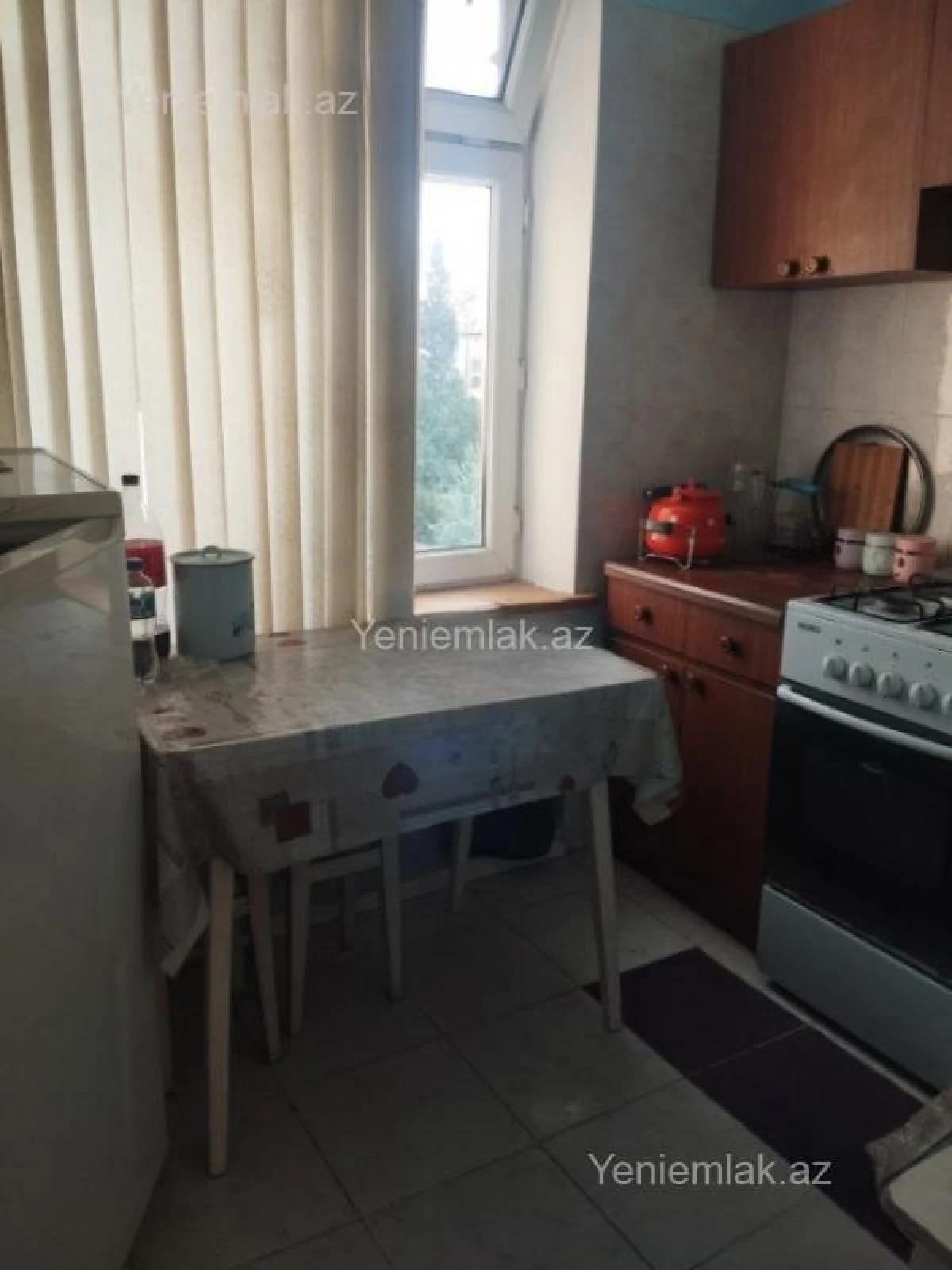 Satılır 2 otaqlı köhnə tikili 40 m²
