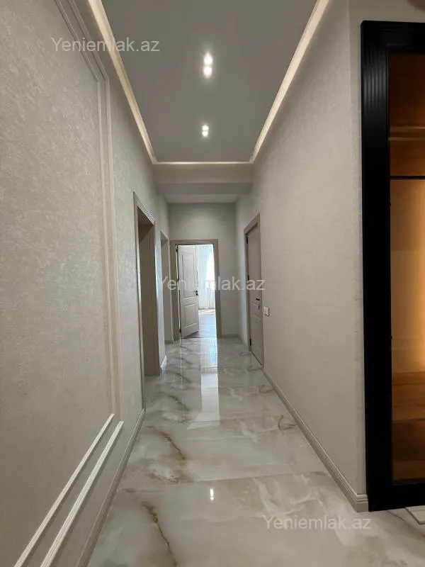 Satılır 3 otaqlı yeni tikili 105 m²