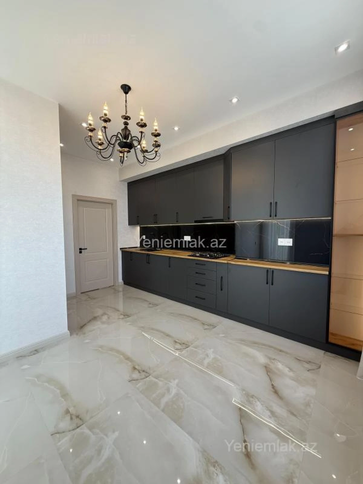 Satılır 3 otaqlı yeni tikili 105 m²