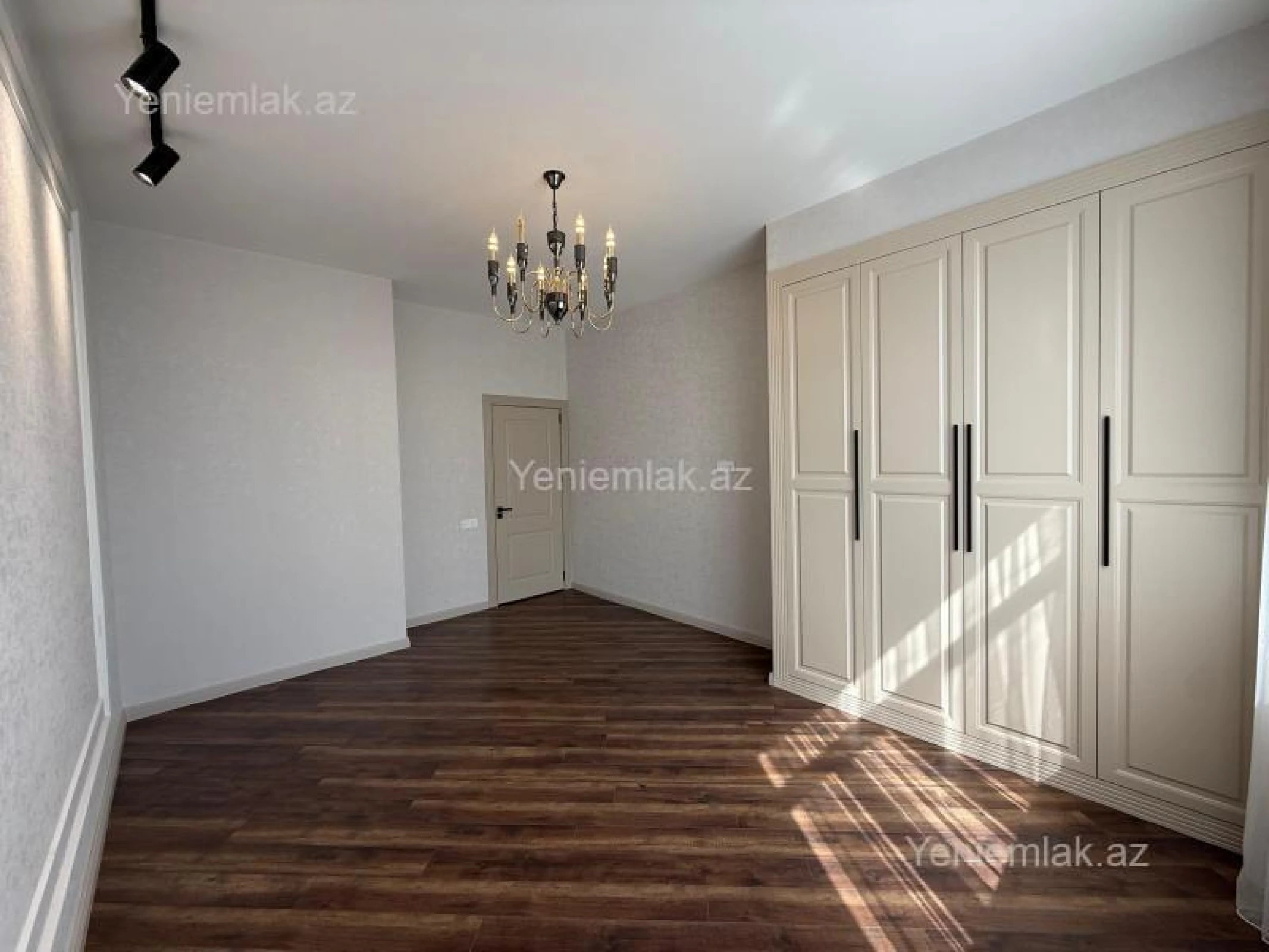 Satılır 3 otaqlı yeni tikili 105 m²