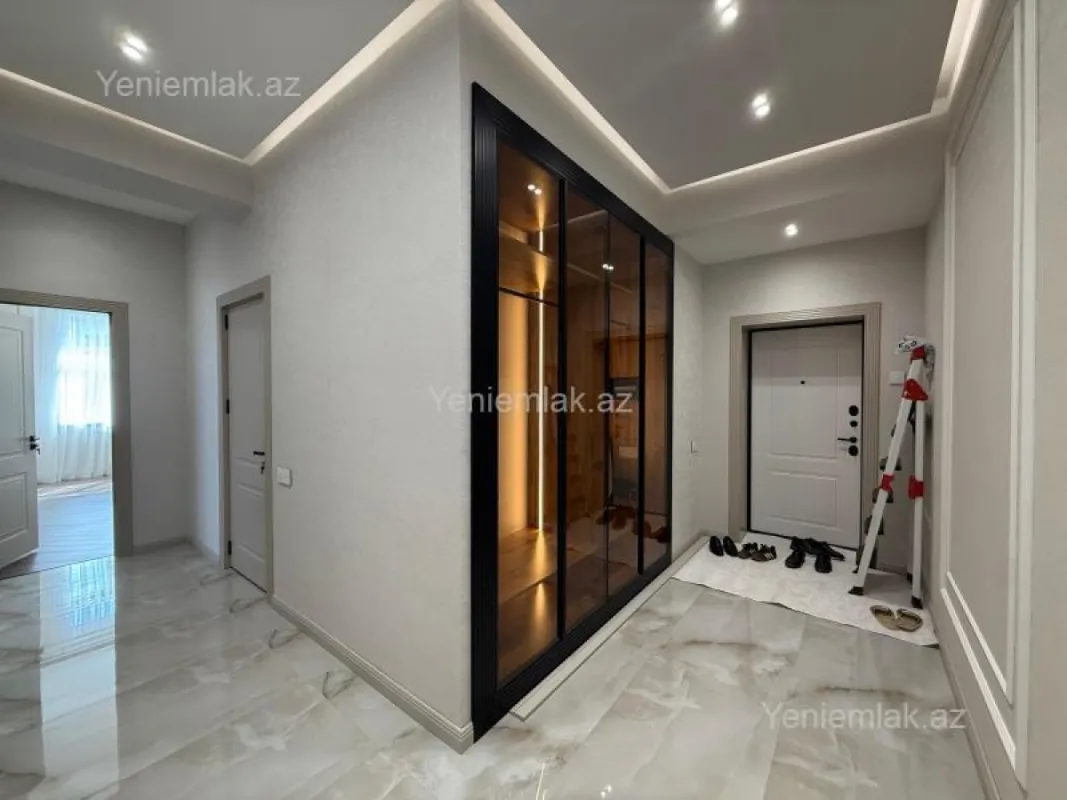 Satılır 3 otaqlı yeni tikili 105 m²