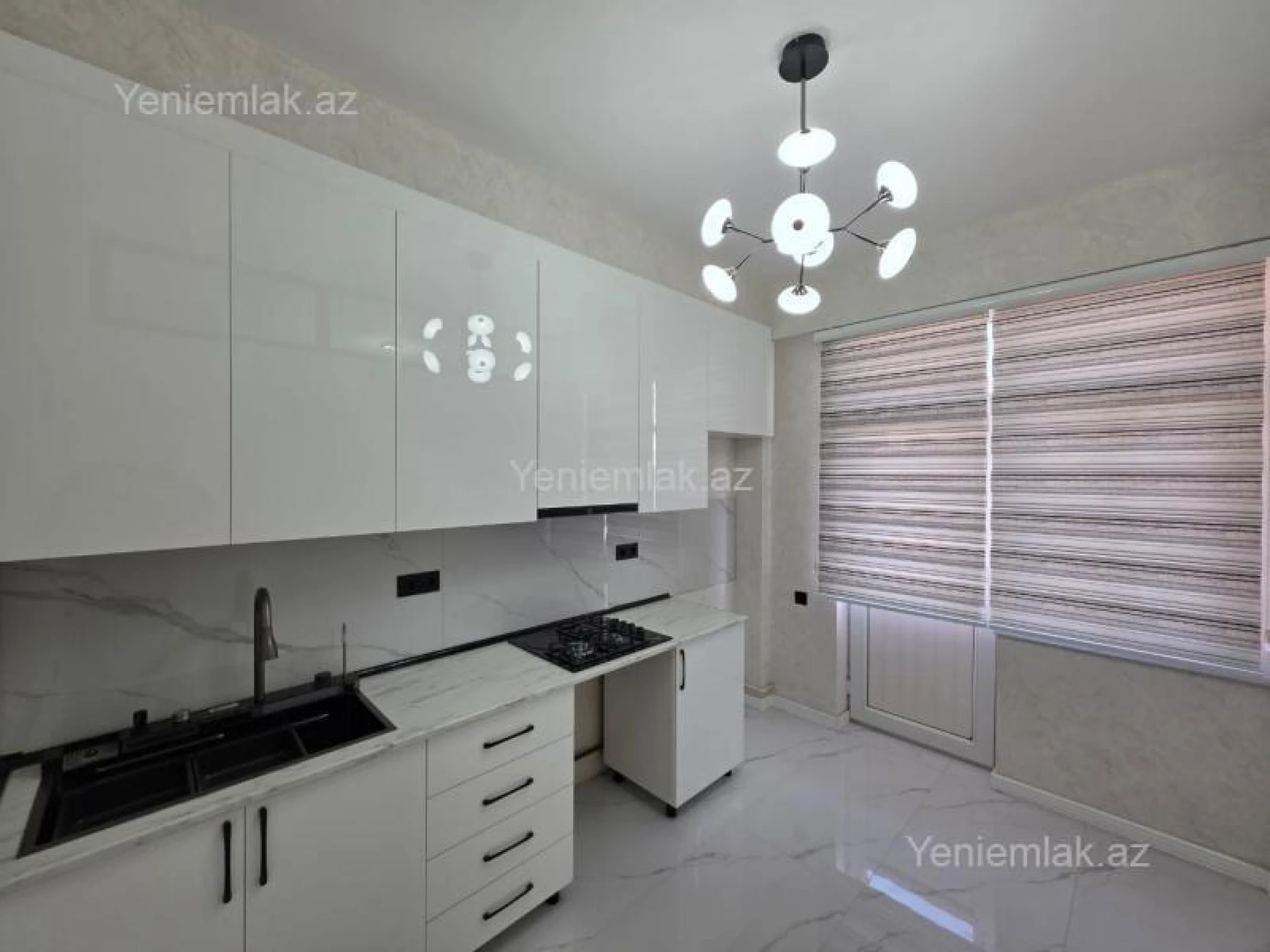 Satılır 2 otaqlı yeni tikili 95 m²