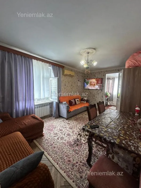 Satılır 1 otaqlı köhnə tikili 38 m²