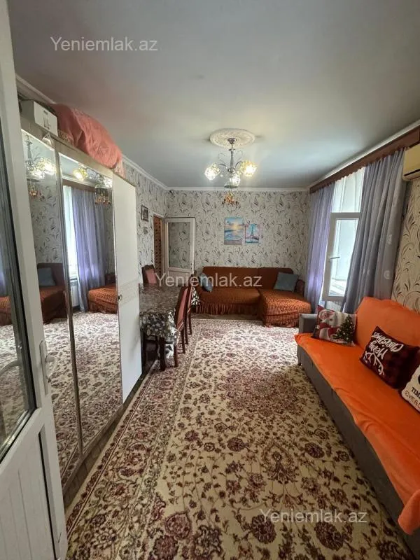 Satılır 1 otaqlı köhnə tikili 38 m²
