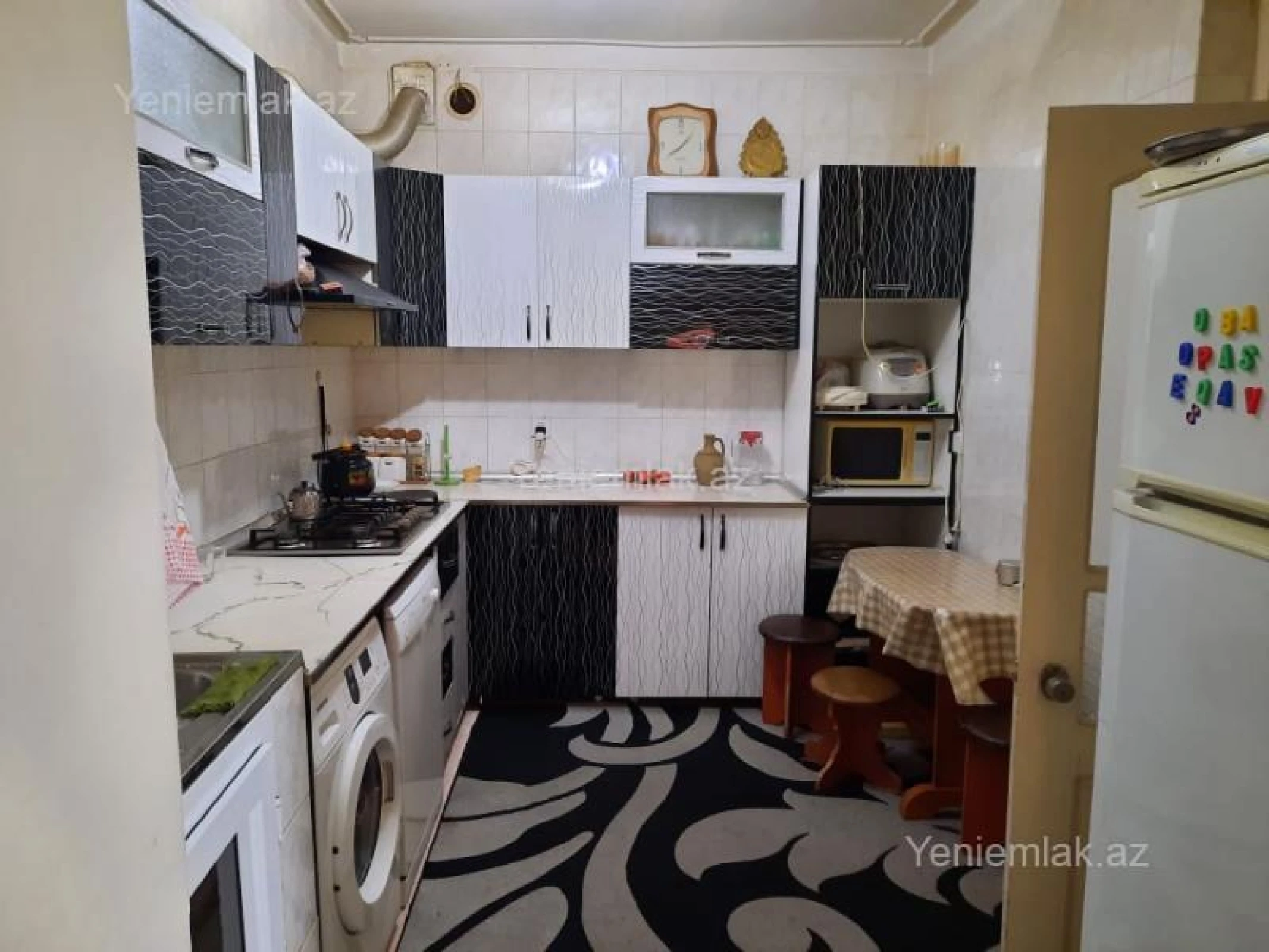 Satılır 7 otaqlı həyət evi 300 m²