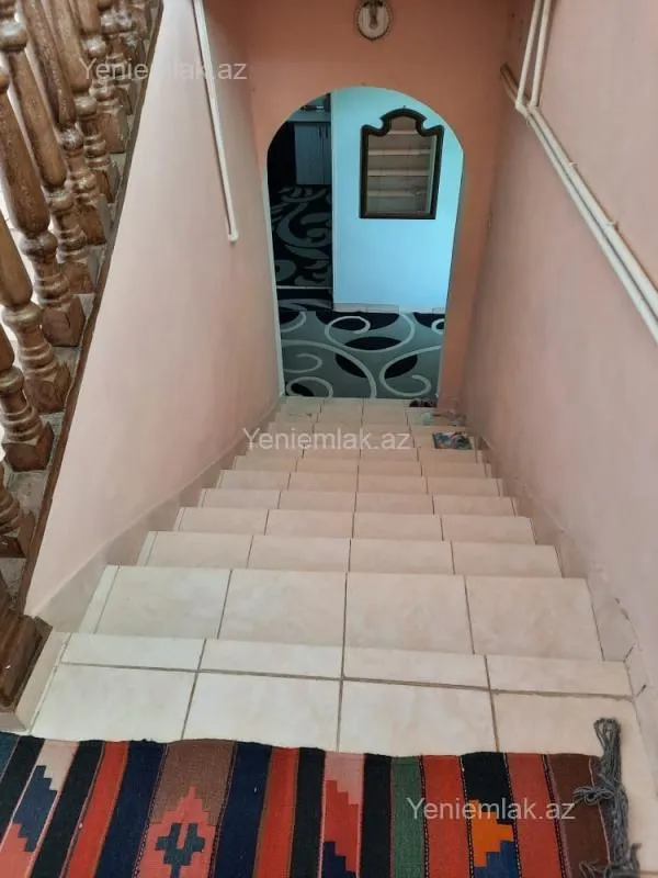 Satılır 7 otaqlı həyət evi 300 m²