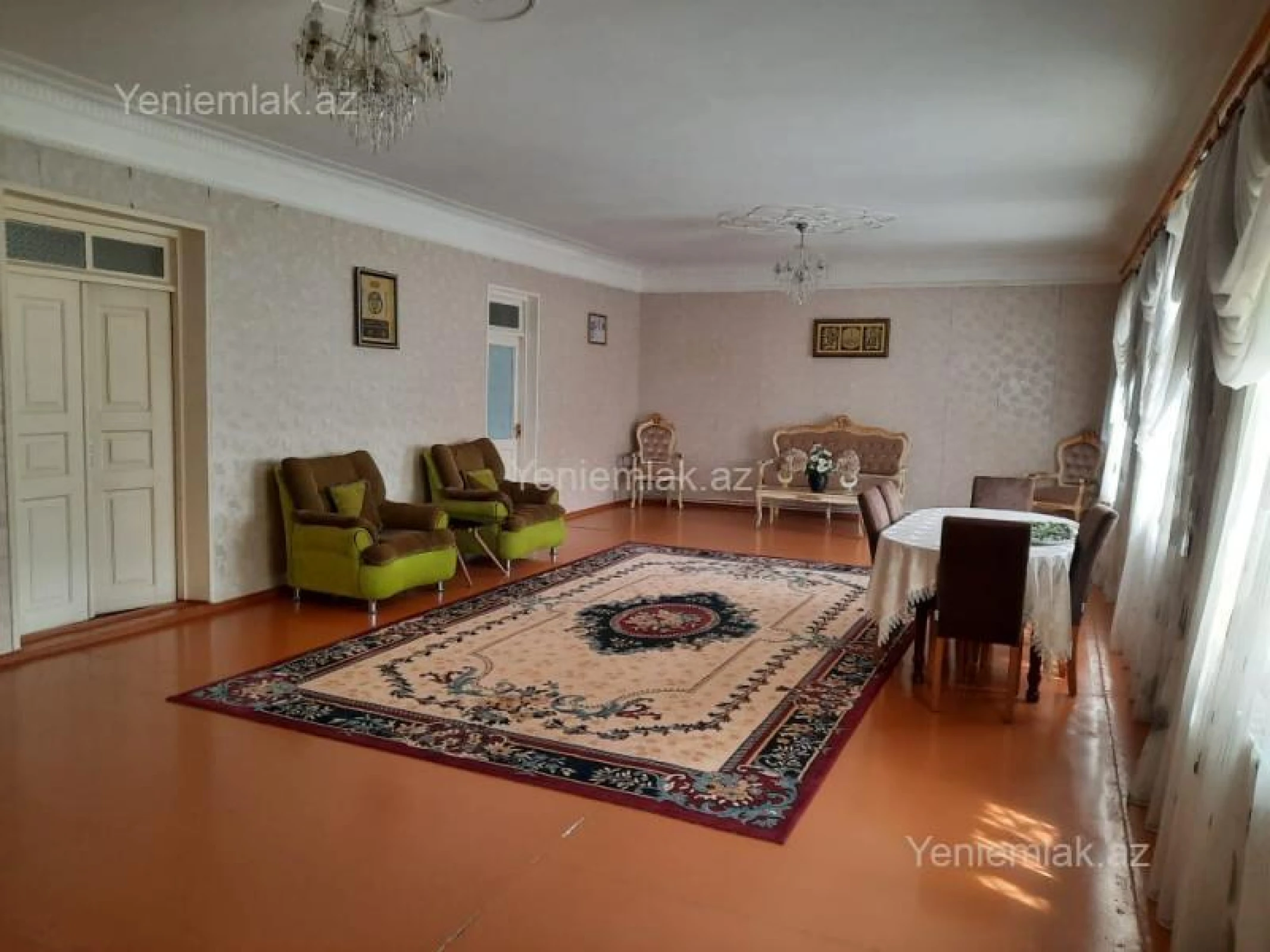 Satılır 7 otaqlı həyət evi 300 m²