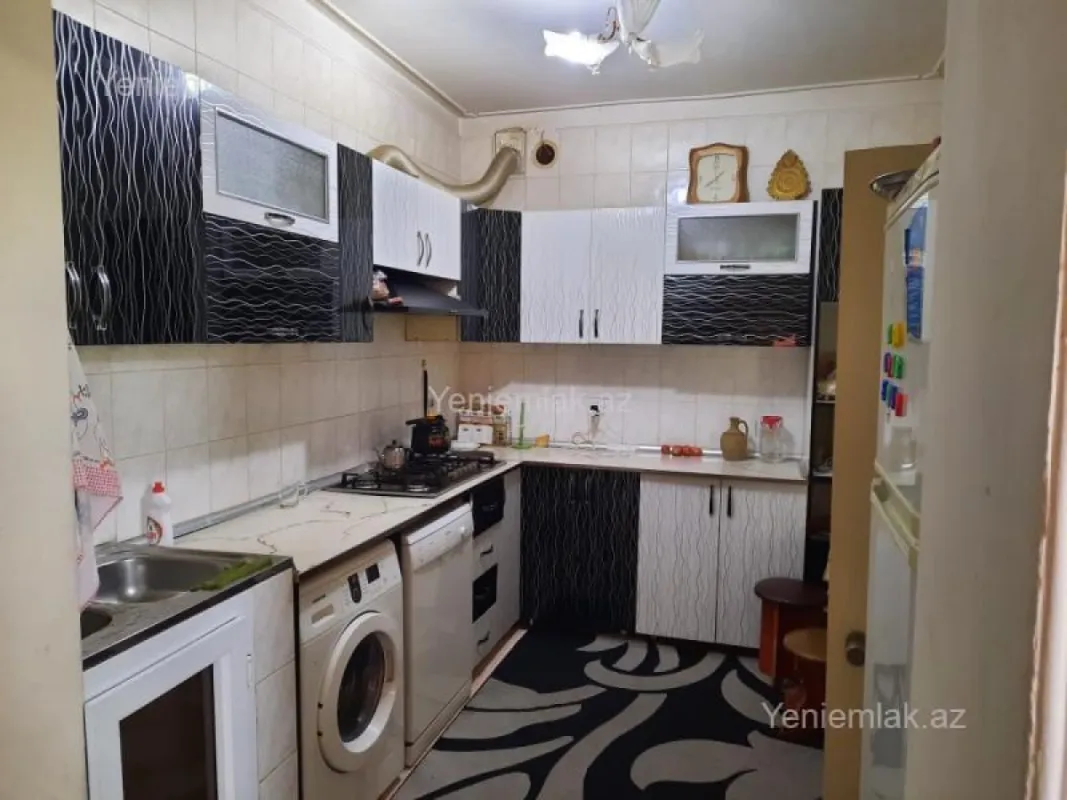Satılır 7 otaqlı həyət evi 300 m²