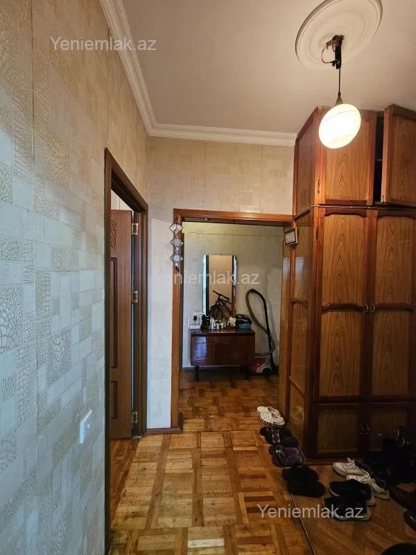 Satılır 3 otaqlı köhnə tikili 70 m²