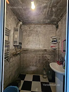Satılır 3 otaqlı köhnə tikili 70 m²