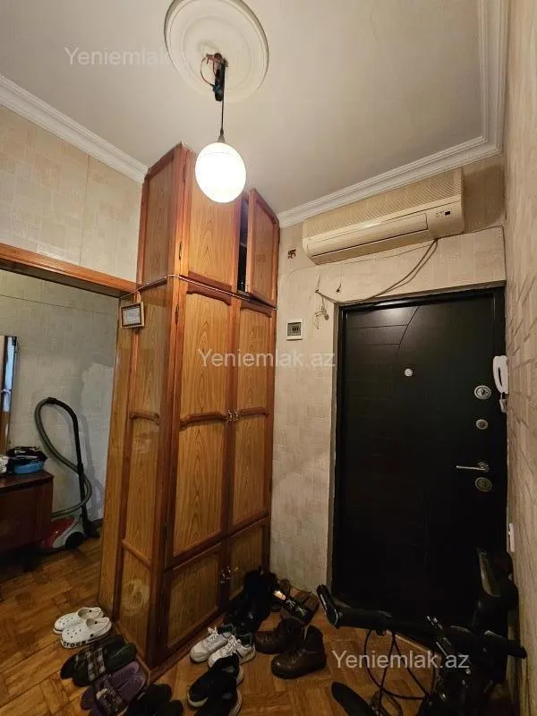 Satılır 3 otaqlı köhnə tikili 70 m²