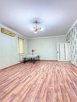 Satılır 2 otaqlı köhnə tikili 50 m²