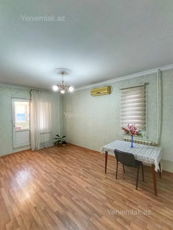 Satılır 2 otaqlı köhnə tikili 50 m²