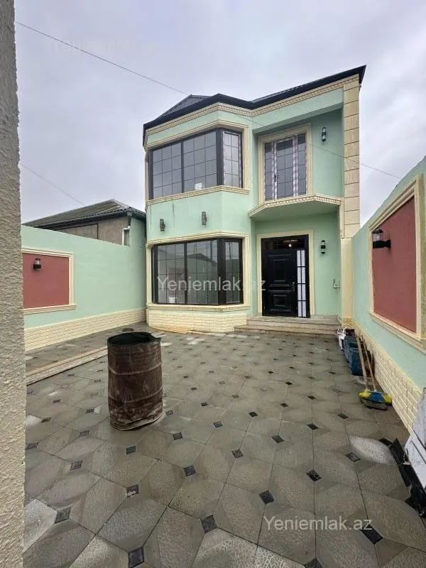 Satılır 4 otaqlı həyət evi 140 m²