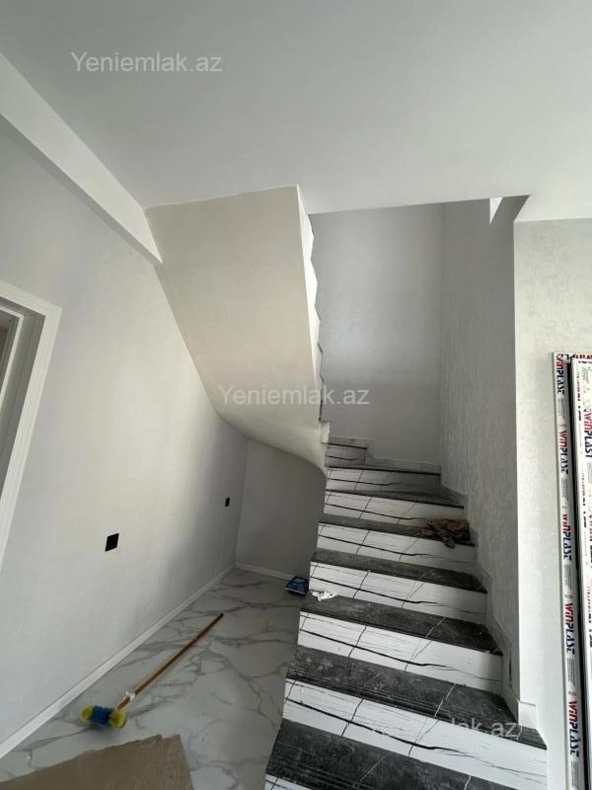 Satılır 4 otaqlı həyət evi 140 m²