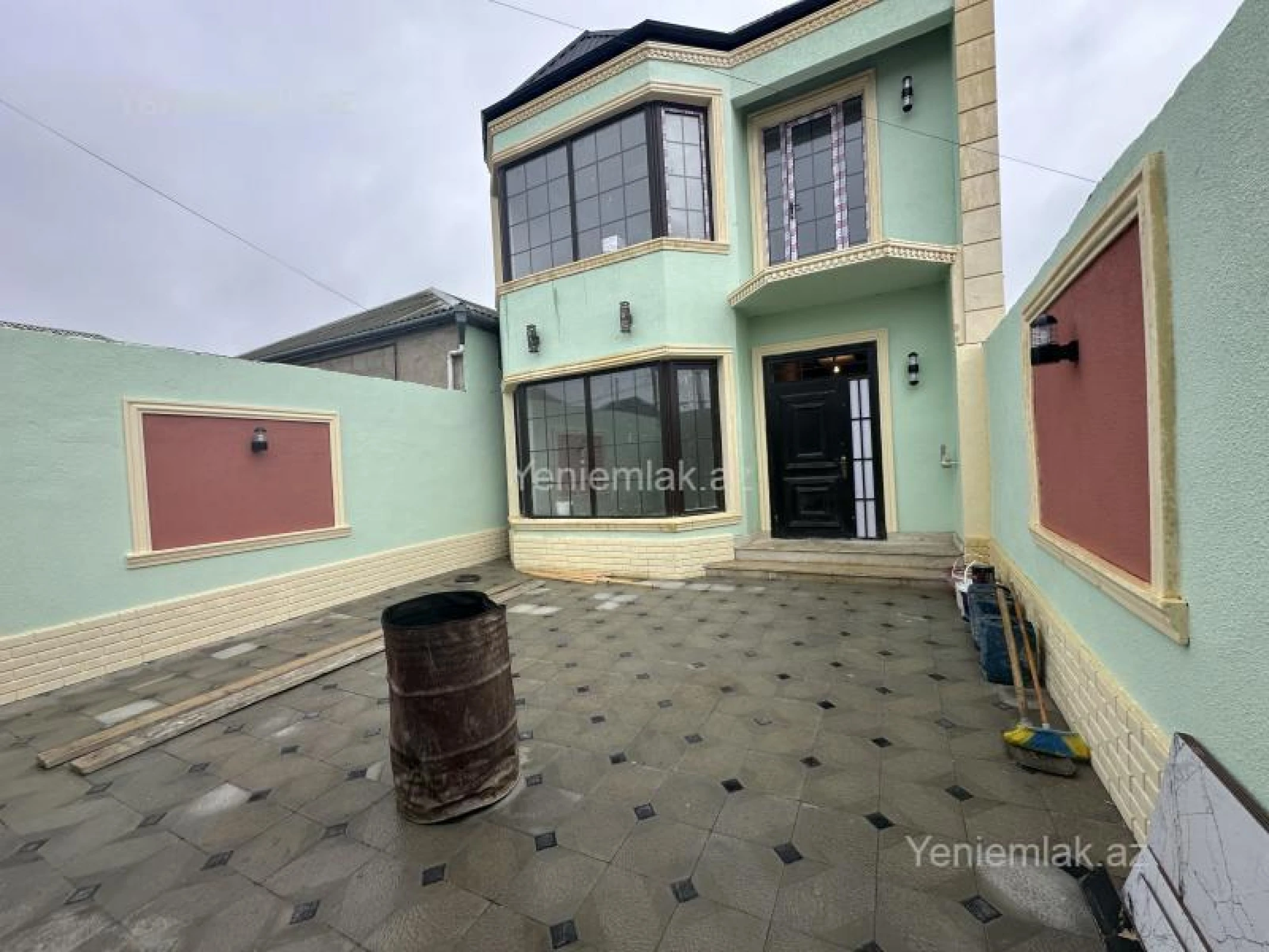 Satılır 4 otaqlı həyət evi 140 m²