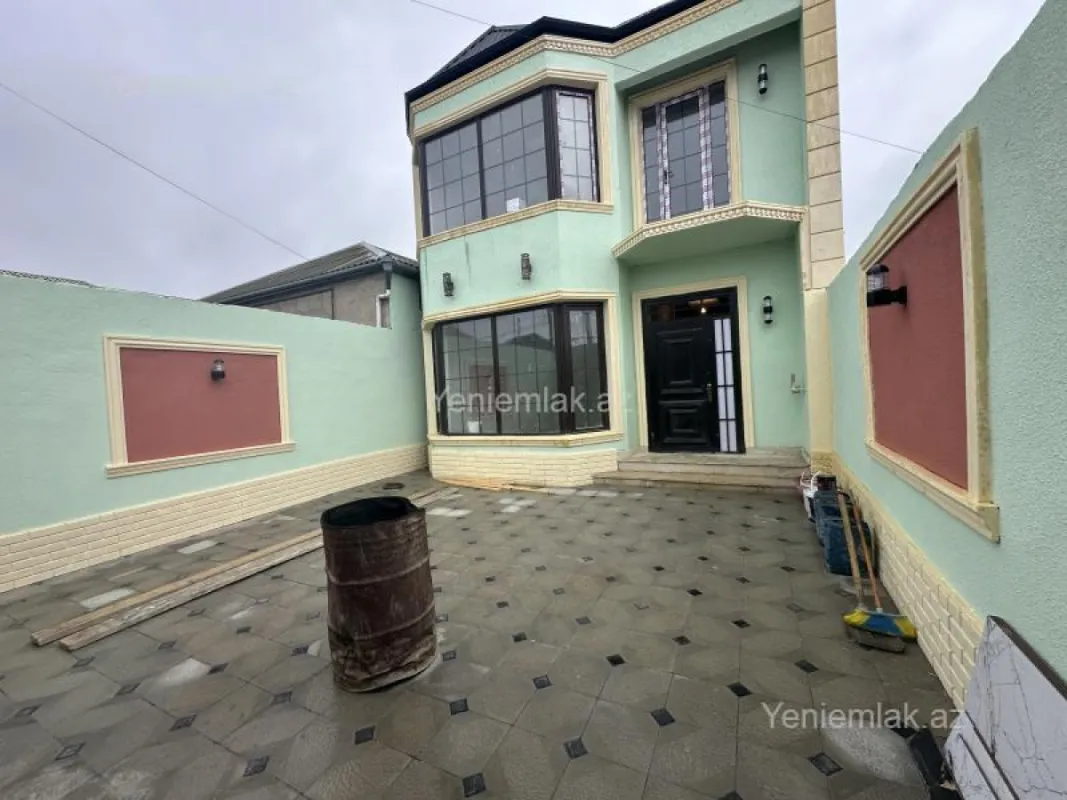 Satılır 4 otaqlı həyət evi 140 m²