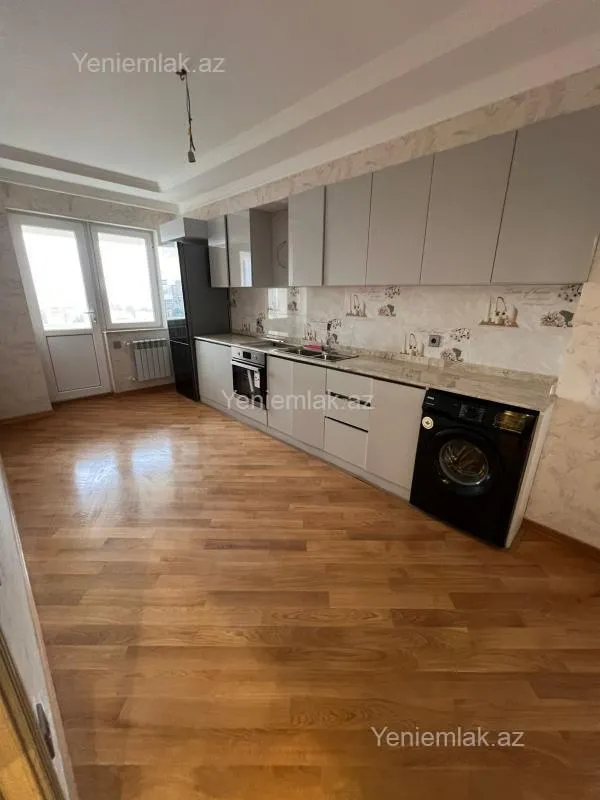 Satılır 3 otaqlı yeni tikili 140 m²