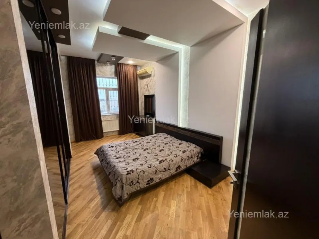 Satılır 3 otaqlı yeni tikili 120 m²