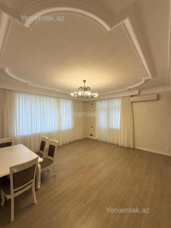 Satılır 3 otaqlı yeni tikili 120 m²