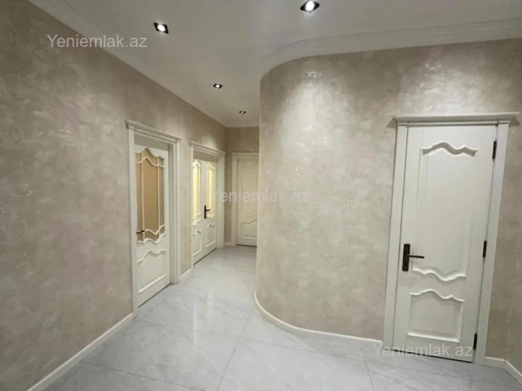 Satılır 3 otaqlı yeni tikili 120 m²