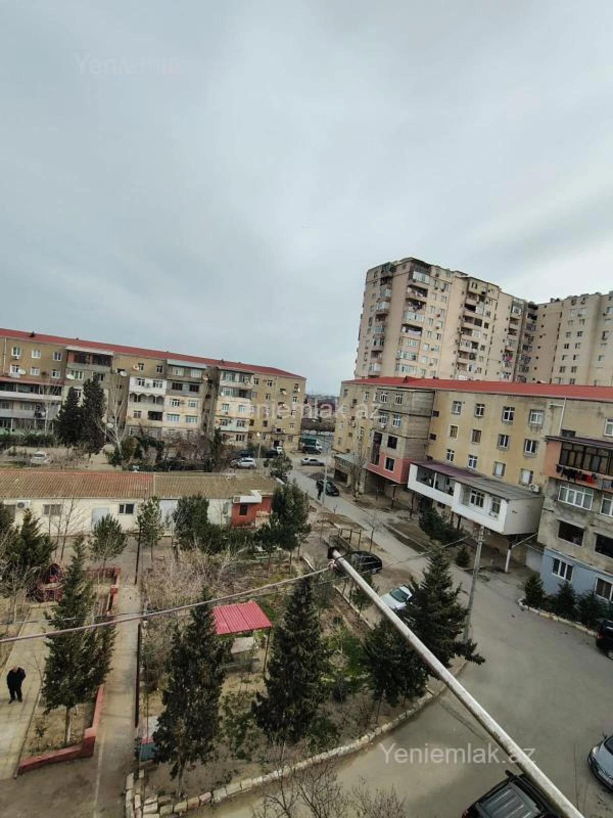 Satılır 2 otaqlı köhnə tikili 54 m²