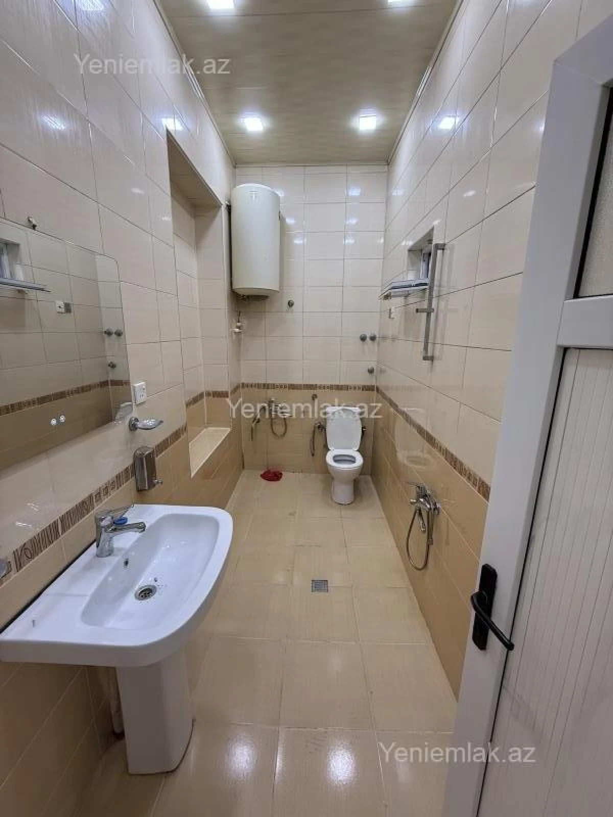 Satılır 2 otaqlı köhnə tikili 60 m²