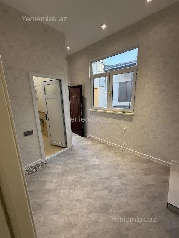 Satılır 2 otaqlı köhnə tikili 60 m²