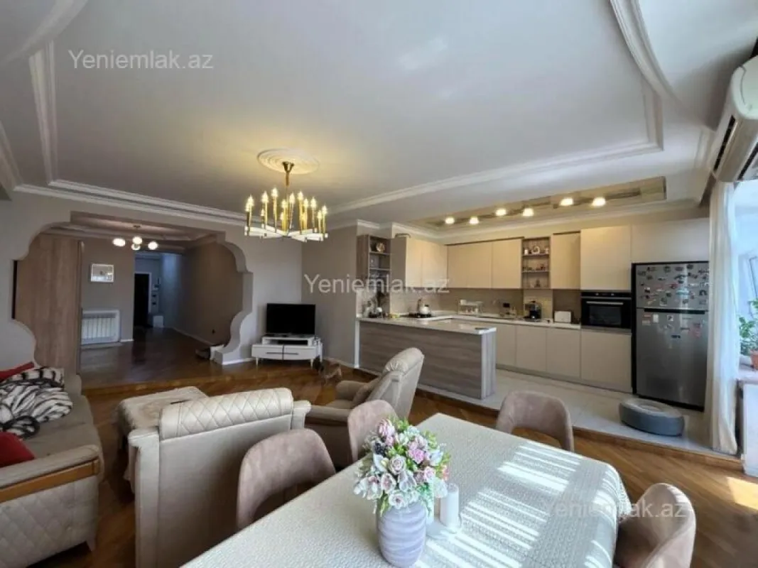 Satılır 3 otaqlı yeni tikili 120 m²