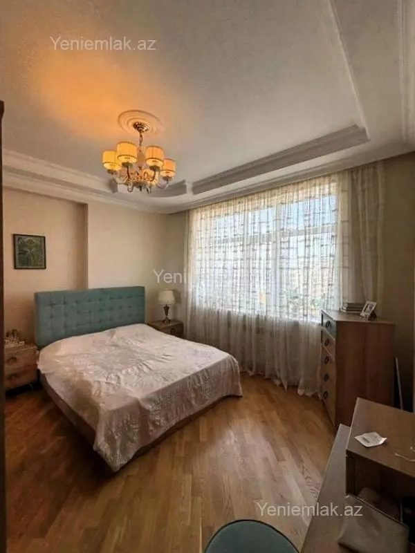 Satılır 3 otaqlı yeni tikili 120 m²